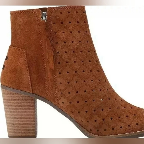 TOMS Cinnamon Suede Peep Toe Majorca Perforated Fringe Booties sz 9 - Picture 3 of 7